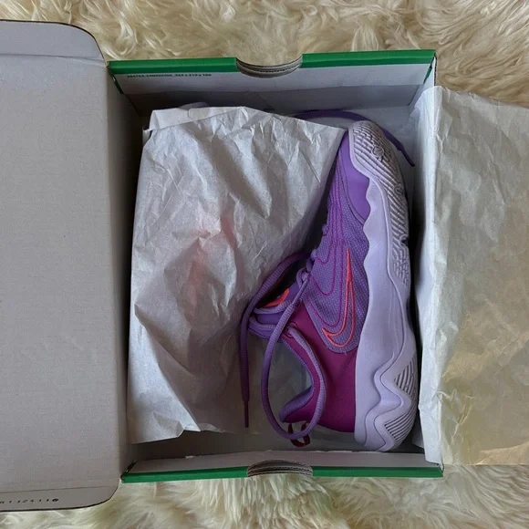 Nike Giannis Immortality 4, size 1 youth - Picture 8 of 8